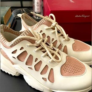 ***SOLD***Women’s Salvatore Ferragamo Raintop Lowtop trainers white/pink size 7